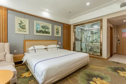 Jiutong International Hotel (Lianyungang Station Yanhe Lane)