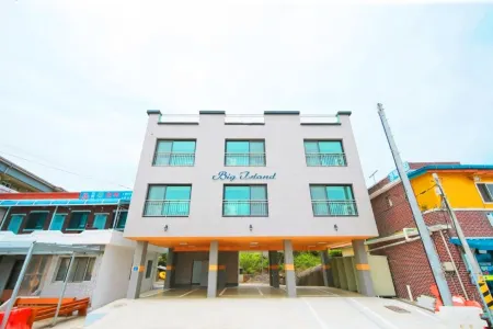 Goseong Big Island Pension Отели в г. Косон
