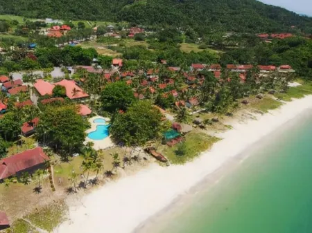 Frangipani Langkawi Resort Отели рядом с достопримечательностью «Paramotor Langkawi Gliders»