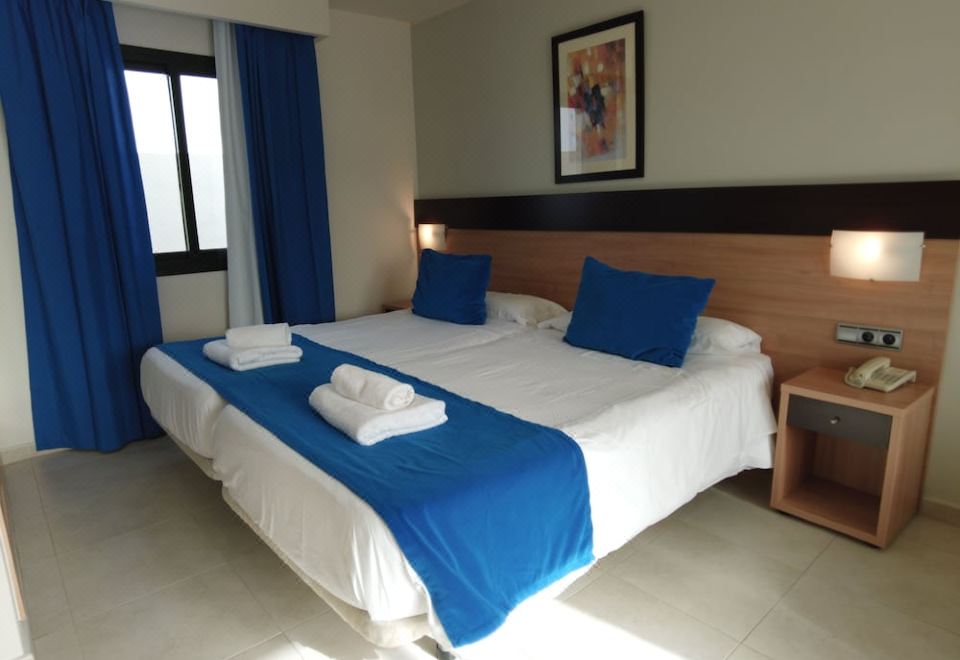 Hotel Pocillos Playa - Valoraciones de hotel de 4 estrellas en Puerto del  Carmen