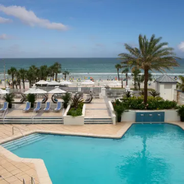 希爾頓代託納比奇海濱度假村 鄰近Daytona Beach Marina的酒店