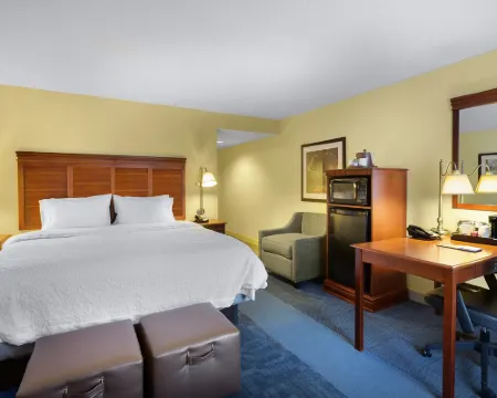 Hampton Inn Charlotte-Belmont @ Montcross Hotels in Gaston County