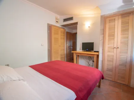 Levantin Inn Half, 1 Apt N15, Sveti Stefan, Montenegro