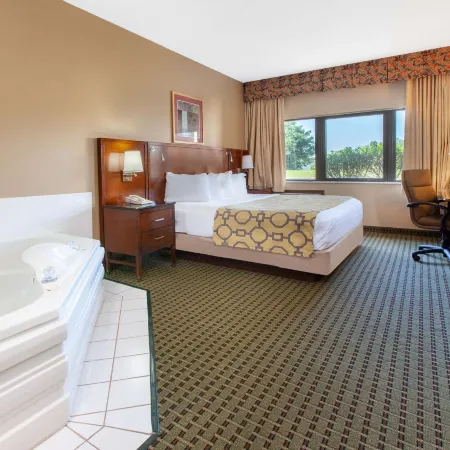 Baymont Inn and Suites by Wyndham Franklin, Indiana