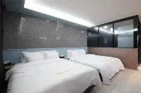 Yeongduk Six Hotel