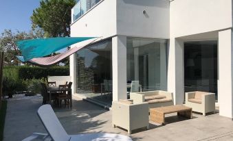 Super Villa with Private Pool in Isola Albarella by Beahost Rentals
