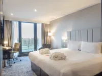Crowne Plaza London - Kingston 체싱턴 호텔