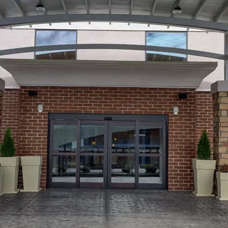 Holiday Inn Express & Suites SIDNEY by IHG