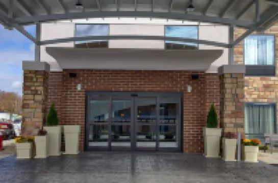 Holiday Inn Express & Suites SIDNEY by IHG