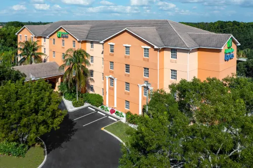 Holiday Inn Express & Suites Naples North - Bonita Springs by IHG