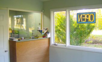 Country Place Inn and Suites White Haven