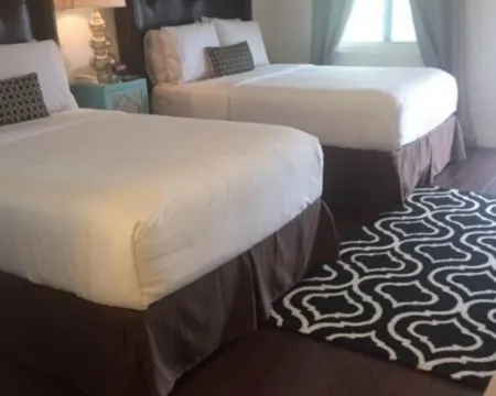 Carriage House Hotels in Hamden