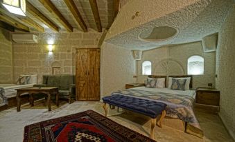 Risus Cave Suites