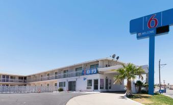 Motel 6 Barstow, CA - Route 66