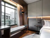 布魯塞爾皇家麗笙酒店 鄰近西蒙尼斯伊麗莎白地鐵站（Metro Simonis Elisabeth）的酒店