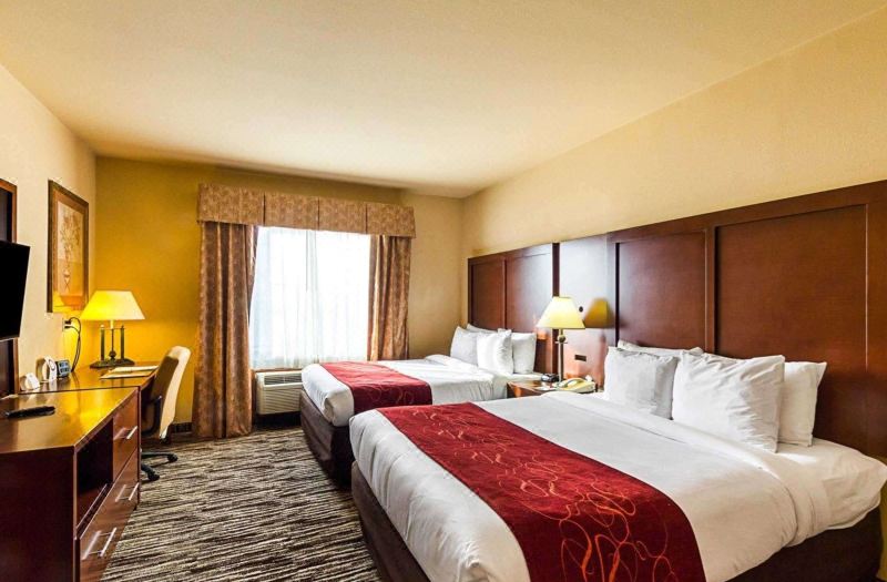 Comfort Suites McAllen Airport and la Plaza Mall