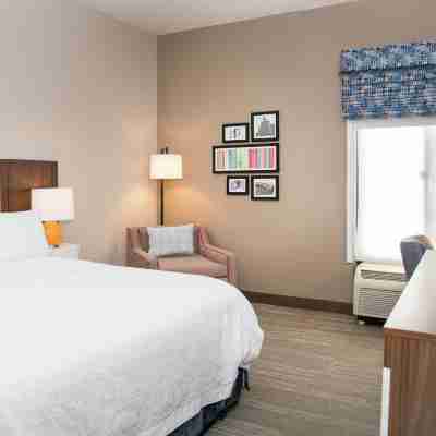 Hampton Inn Erie-South Rooms