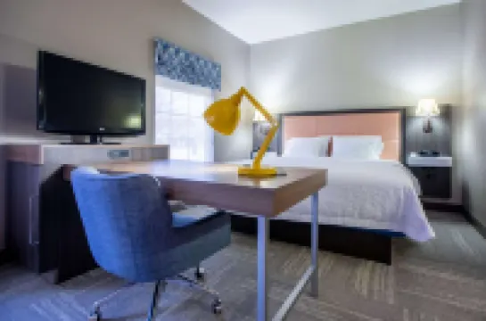 Hampton Inn Hadley-Amherst Area