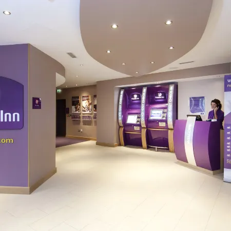 Premier Inn London Richmond Отели рядом с достопримечательностью «Стадион «Гриффин Парк»»