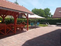 10-16人的公寓 Egry József Művelődési Ház és Közösségi Ház附近的飯店