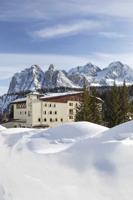 B&B Hotel Passo Tre Croci Cortina Отели в г. 