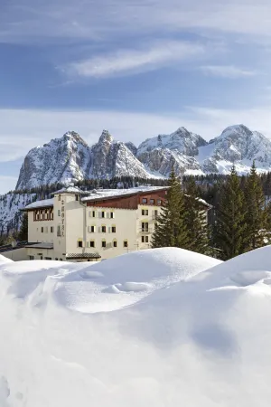 B&B Hotel Passo Tre Croci Cortina Отели в г. Кортина д'Ампеццо'