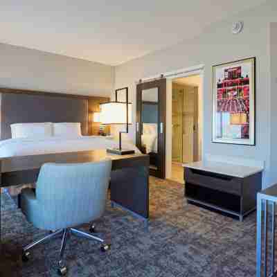 Hampton Inn & Suites by Hilton Lubbock University Rooms