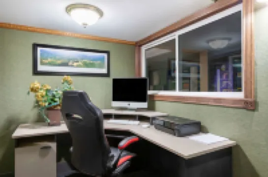 โฮเวิร์ด จอห์นสัน บายวินด์แฮม จิลเล็ต