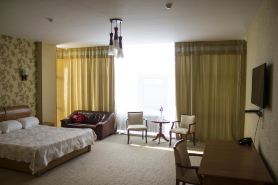 Ayhan Hotel