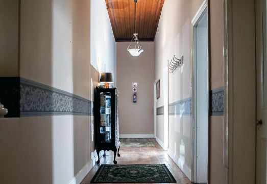 Petal's Place Hotel Overview