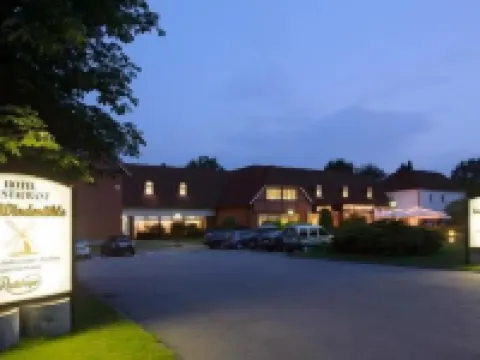 Hotel Zur Windmühle - Parkplatz Und Frühstück Inklusive - Hotels in Stormarn