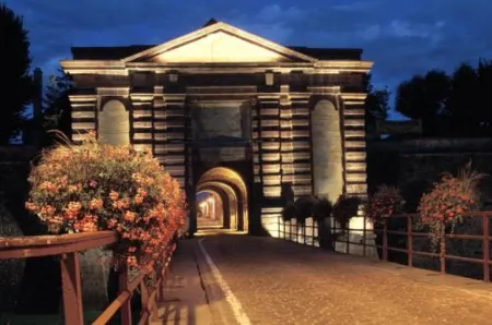 Hôtel Restaurant Aux Deux Roses Отели в г. Рюстенхар