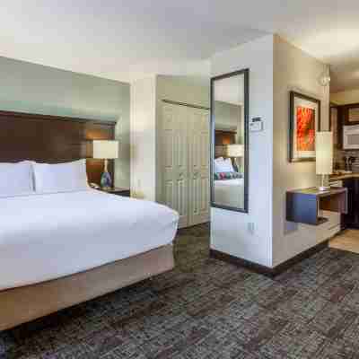 Staybridge Suites Davenport Rooms