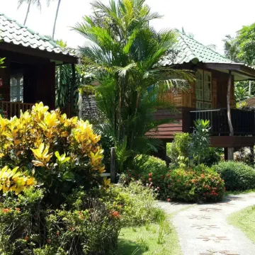 Dusita Resort Kohkood Отели рядом с достопримечательностью «Huang Nam Keaw Waterfall»