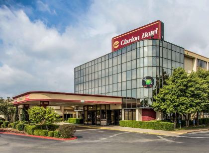 Clarion Hotel Broken Arrow - Tulsa