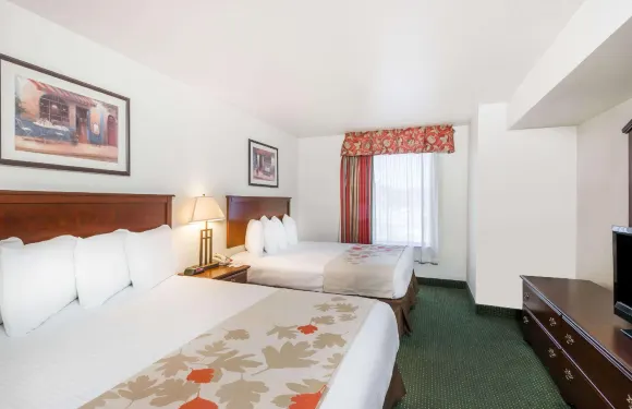 西艾敍莉套房酒店