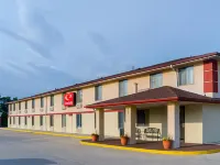 Econo Lodge Lansing - Leavenworth - parking