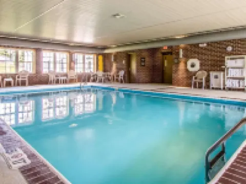 Comfort Suites Hotel and Conference Center Hotels in Holmes County