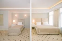 Burgaz Izer Hotel - Pools