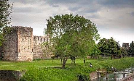 La Finestra Sul Castello - Housity