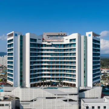 SL Hotel Gangneung Отели рядом с достопримечательностью «Библиотека «Сунджу»»