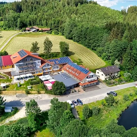 Wellnesshotel Deine Auszeit, Adults Only Hotels in Achslach