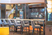 Hilton Newark Airport - Bar