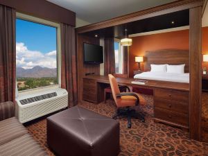 Hampton Inn & Suites Scottsdale at Talking Stick