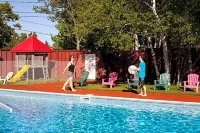 Clansman Motel - piscina
