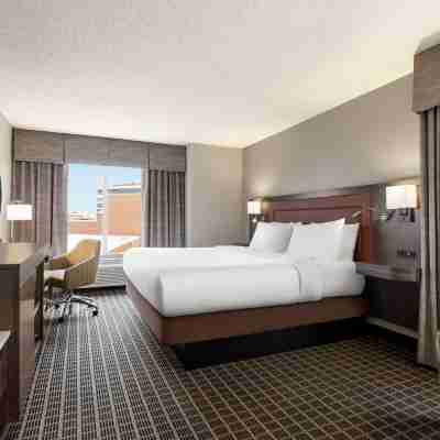 Hampton Inn & Suites Greenville-Downtown-RiverPlace Rooms