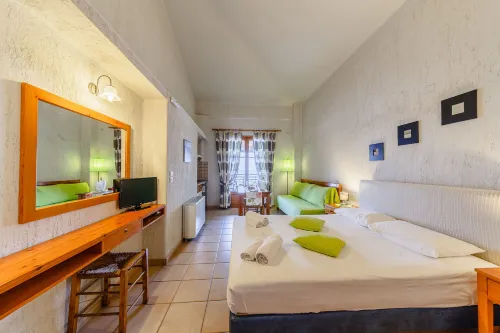 Grekis Beach Hotel and Apartments