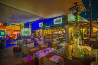 Windmills Hotel Apartments - bar