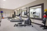 La Quinta Inn & Suites by Wyndham Pasadena North - Gym