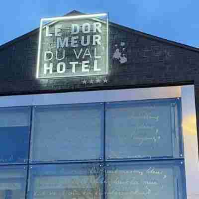 Hôtel Le Dormeur du Val Hotel Exterior
